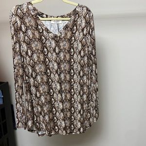 Zenana v neck, long-sleeve snakeskin print top